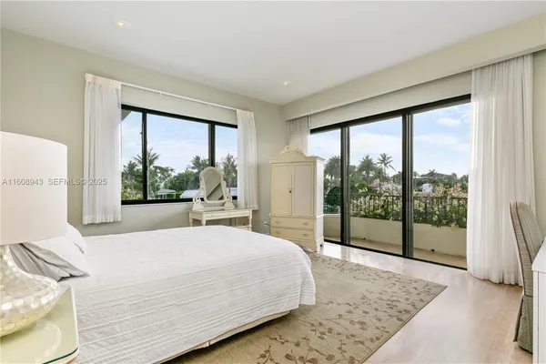 $29,900,000 | 241 Cape Florida Drive, Key Biscayne, FL 33149