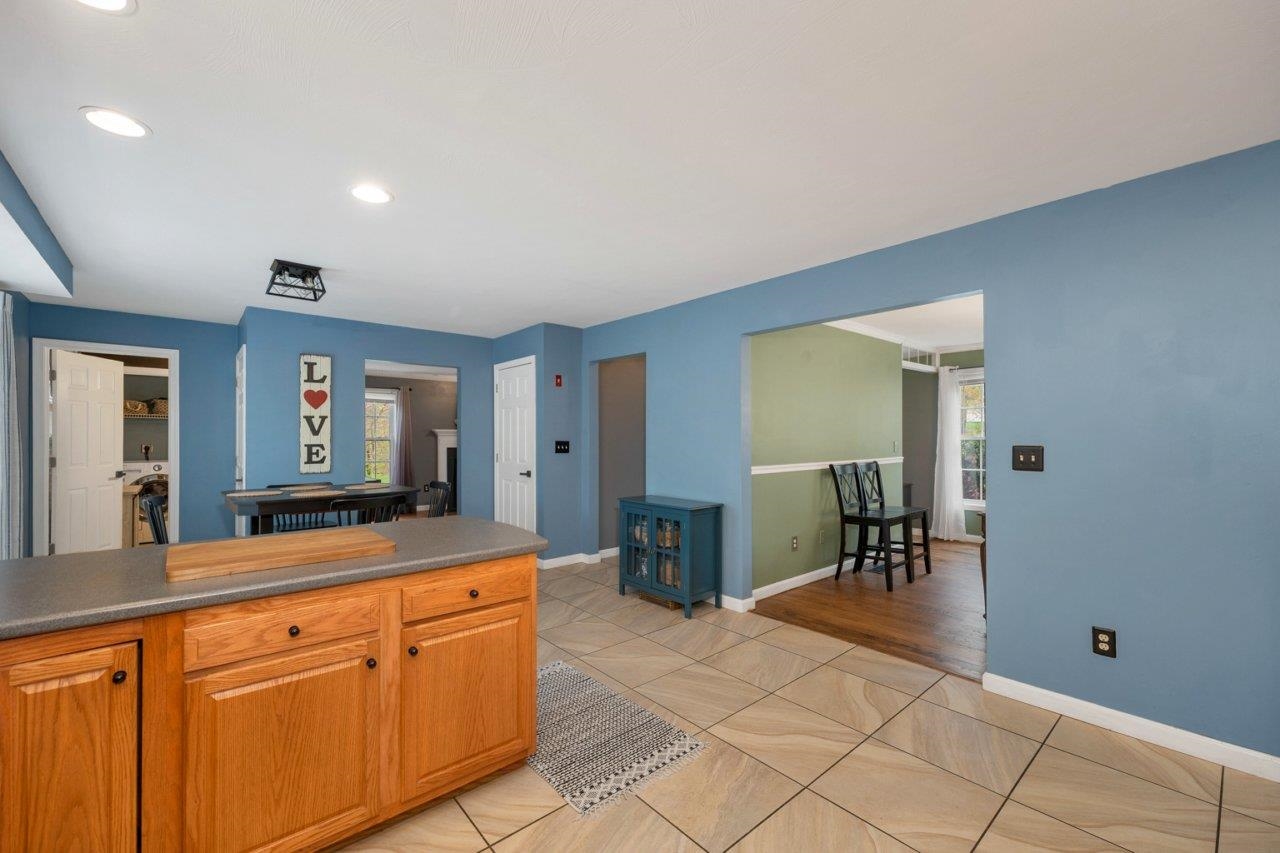 2 Cardinal Circle Derry, NH 03038 - Photo 6 of 22