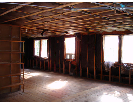 72 Anawan Road North Attleboro, MA 02760 - Photo 8 of 17 Gallery Image 8