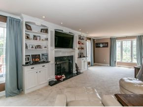 312 Hidden Valley Road Kingsport, TN 37663 - Photo 4 of 24 Beautiful custom Builtins