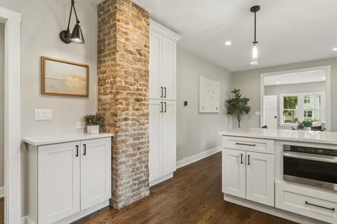 $629,000 | 209 Raymond Avenue, Barrington, IL 60010