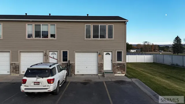 $260,000 | 3532 Greenfield Drive, Ammon, ID 83406