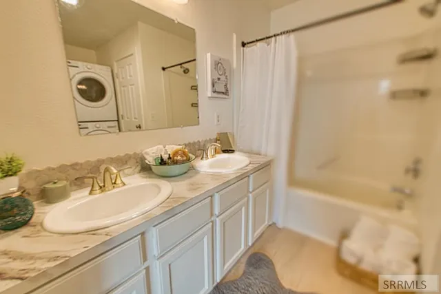 $260,000 | 3532 Greenfield Drive, Ammon, ID 83406