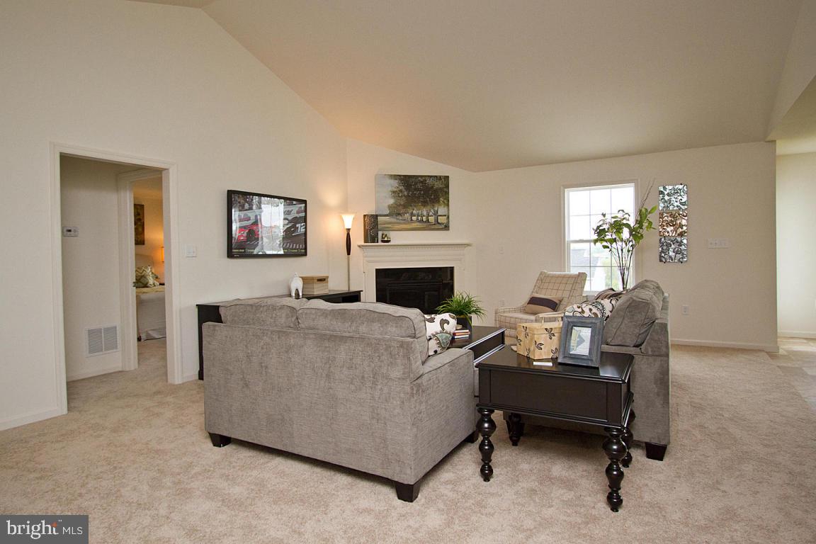 702 Hamaker Road Manheim, PA 17545 - Photo 6 of 44