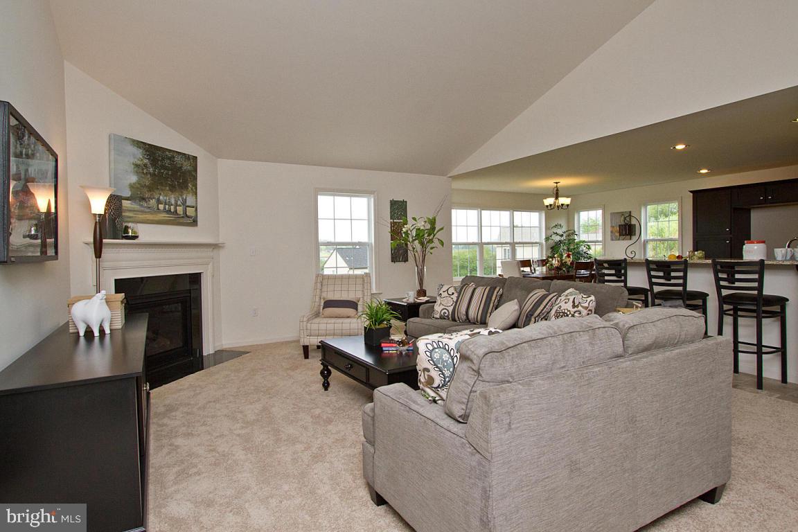 702 Hamaker Road Manheim, PA 17545 - Photo 7 of 44