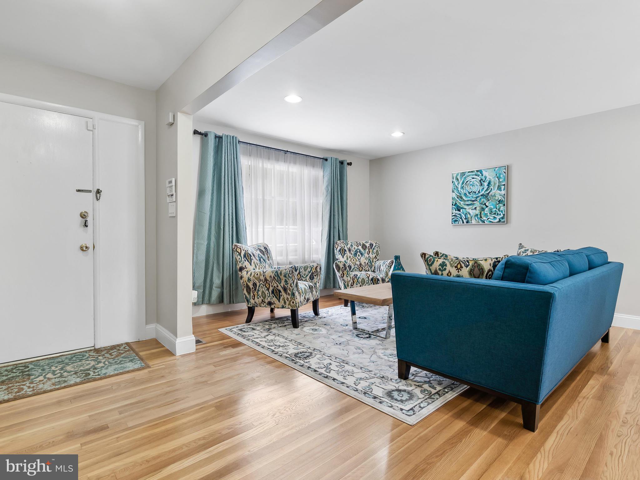 13215 Bluhill Road Silver Spring, MD 20906 - Photo 20 of 40 Living Room