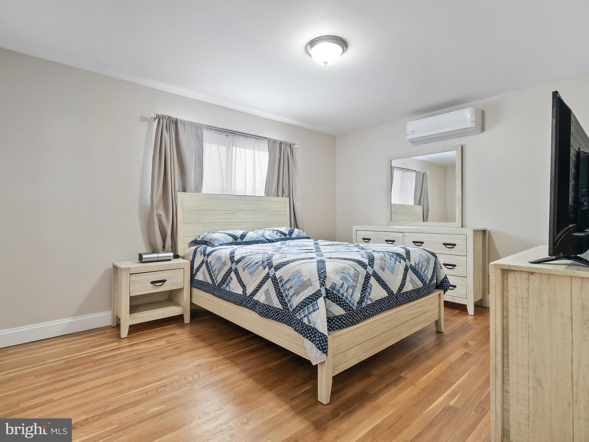13215 Bluhill Road Silver Spring, MD 20906 - Photo 21 of 40 Master Bedroom