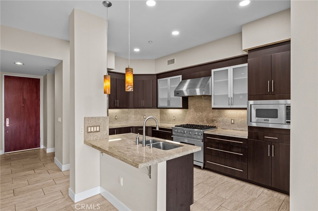402 Rockefeller, Unit 305 Irvine, CA 92612 - Photo 4 of 45