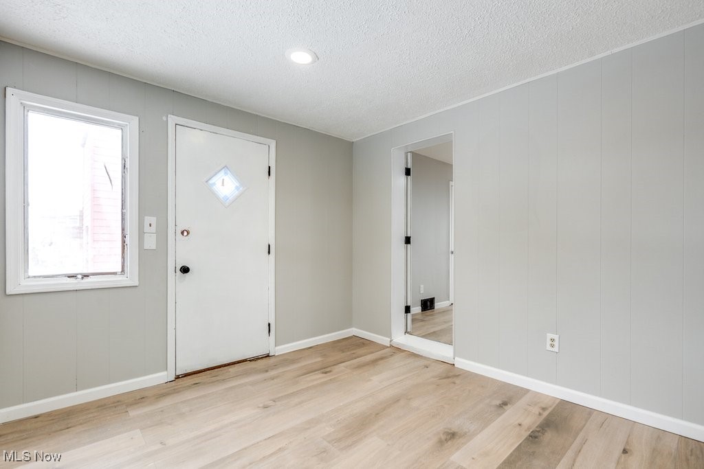 13526 Cedar Road Cleveland, OH 44118 - Photo 25 of 47 DN Unit Bonus Room