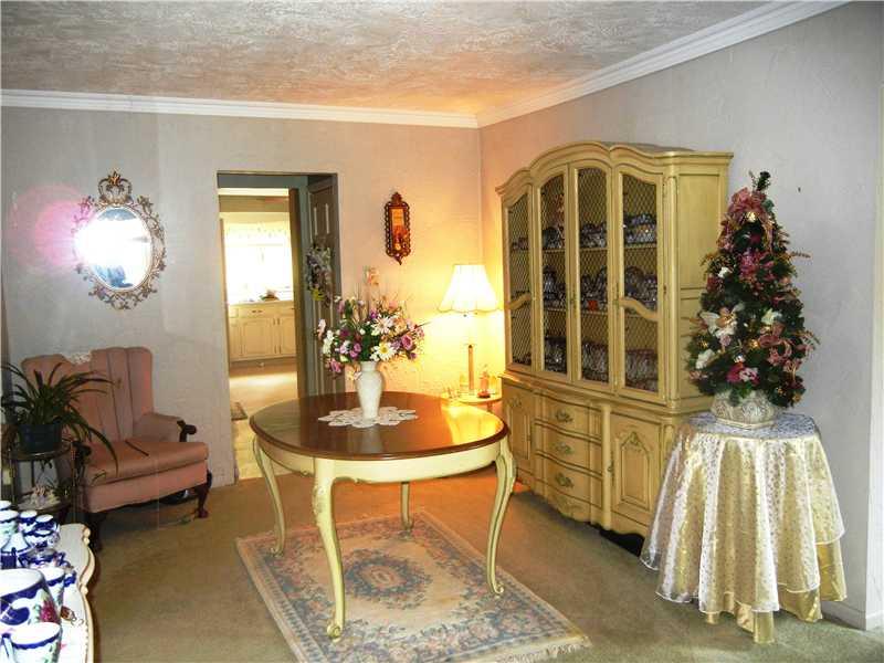 724 Fallen Timber Road Elizabeth, PA 15037 - Photo 12 of 25 Dining Room.