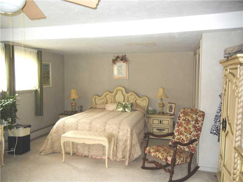 724 Fallen Timber Road Elizabeth, PA 15037 - Photo 14 of 25 Master Bedroom.