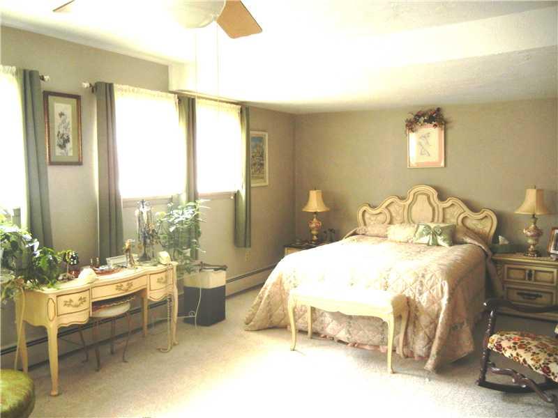 724 Fallen Timber Road Elizabeth, PA 15037 - Photo 15 of 25 Master Bath/Spa.