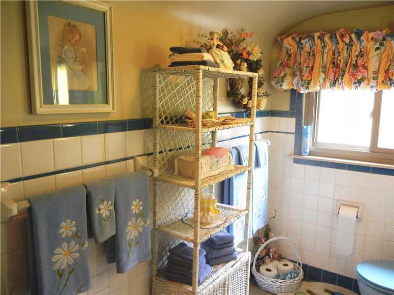724 Fallen Timber Road Elizabeth, PA 15037 - Photo 20 of 25 Full Bath.