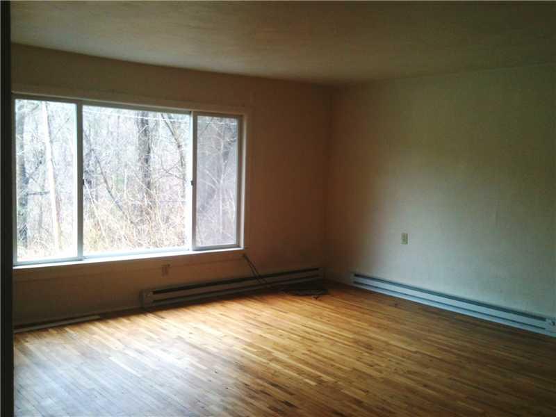 724 Fallen Timber Road Elizabeth, PA 15037 - Photo 23 of 25 Other. Apartment Living Room