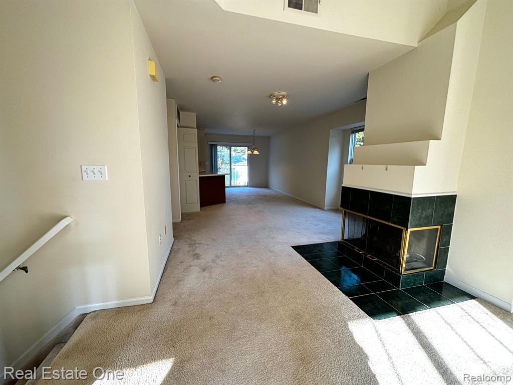 1423 Chesapeake Road, Unit 54 Royal Oak, MI 48067 - Photo 23 of 35