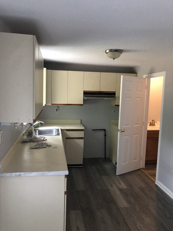10 Groton Road, Unit B2 Westford, MA 01886 - Photo 3 of 10