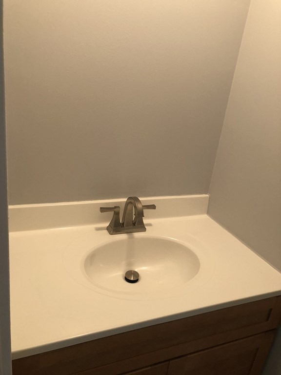 10 Groton Road, Unit B2 Westford, MA 01886 - Photo 4 of 10