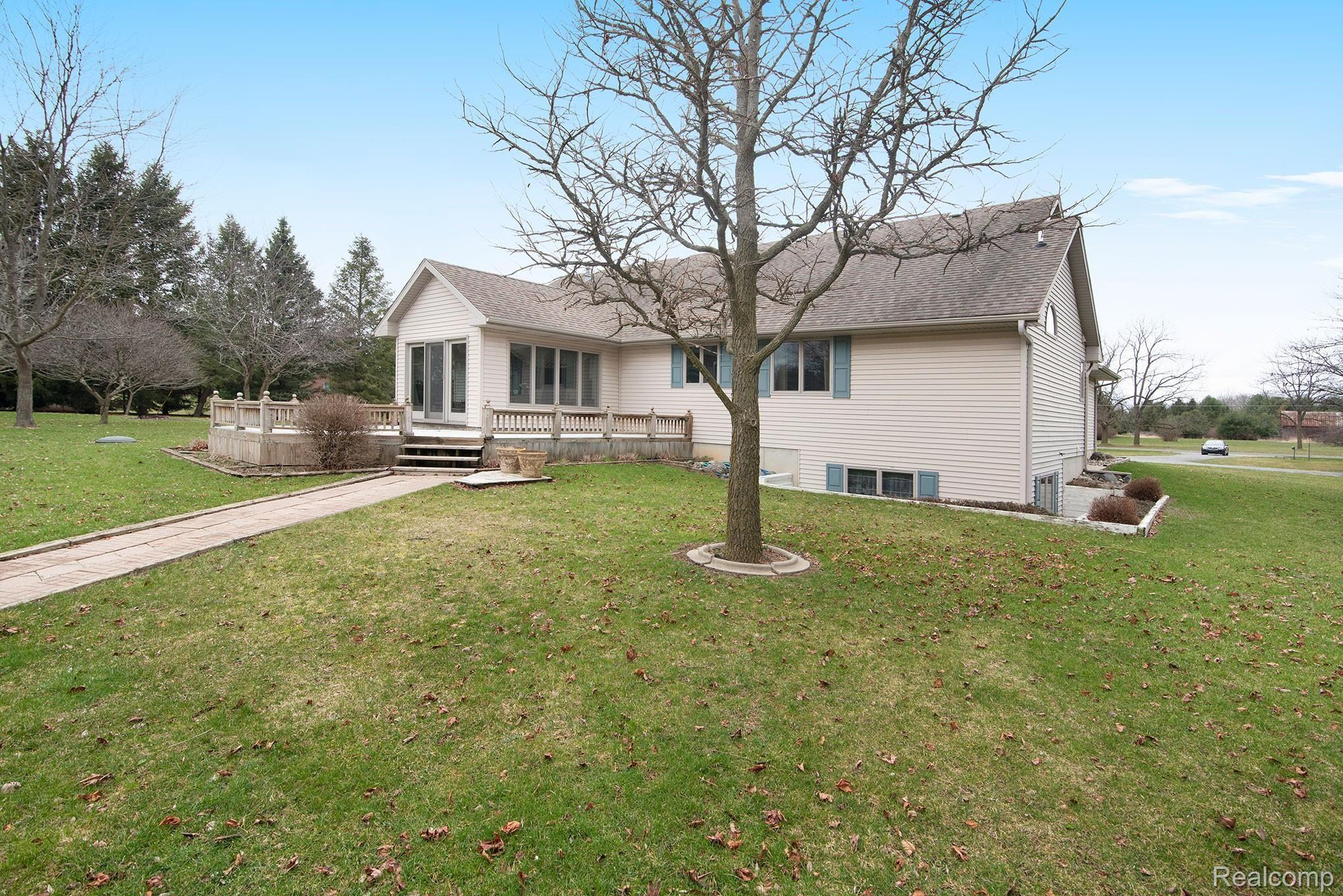 13400 Center Road Bath, MI 48808 - Photo 3 of 53 DSC_6095 (2).jpg