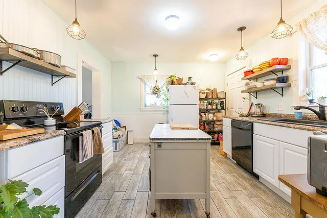 $750,000 | 99 Chestnut Street, Camden, ME 04843