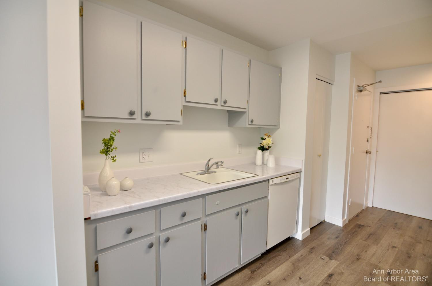 1235 South Maple Road Ann Arbor, MI 48103 - Photo 13 of 32 Photo 13