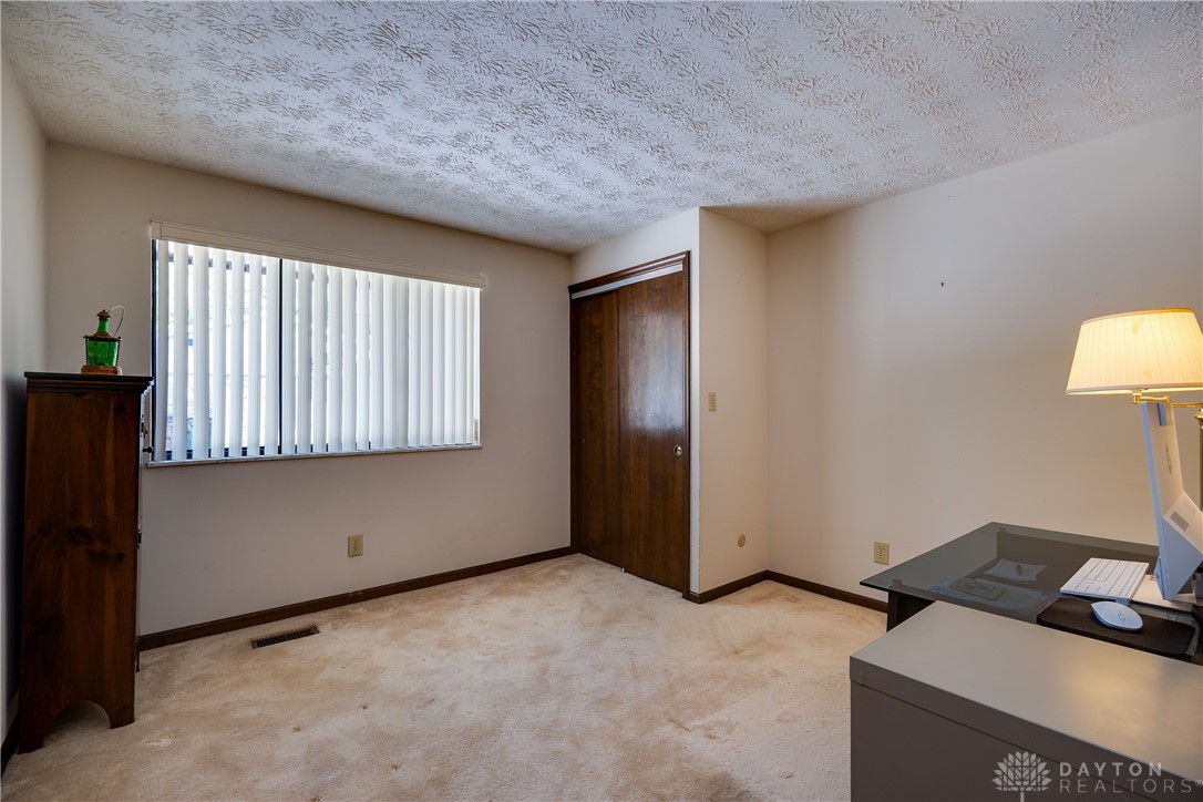 5771 Oak Valley Road Kettering, OH 45440 - Photo 21 of 36