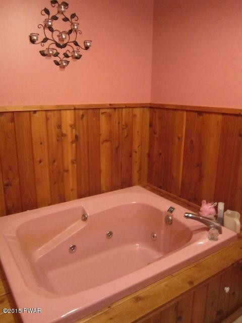 116 Rocky Road Lackawaxen, PA 18435 - Photo 12 of 21 11 first floor bath 2 (480x640)
