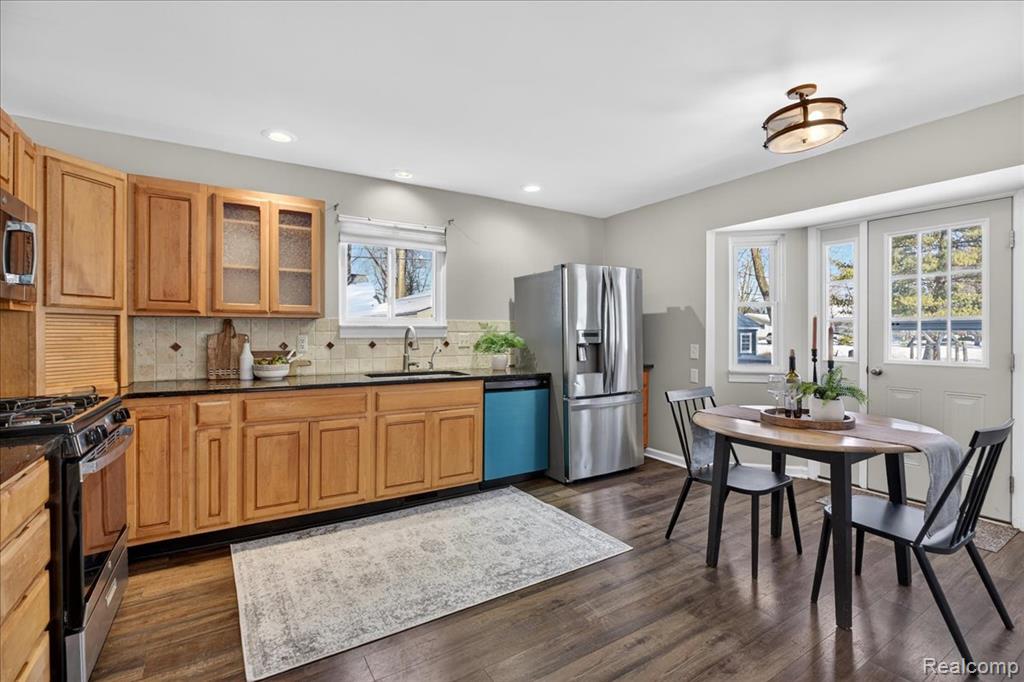 1155 Seabury Drive Lake Orion, MI 48362 - Photo 9 of 41