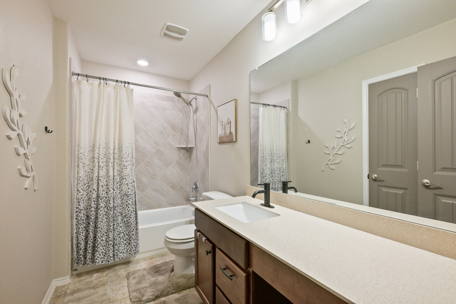 175 Gustaf Trail Kyle, TX 78640 - Photo 25 of 28 Secondary bathroom