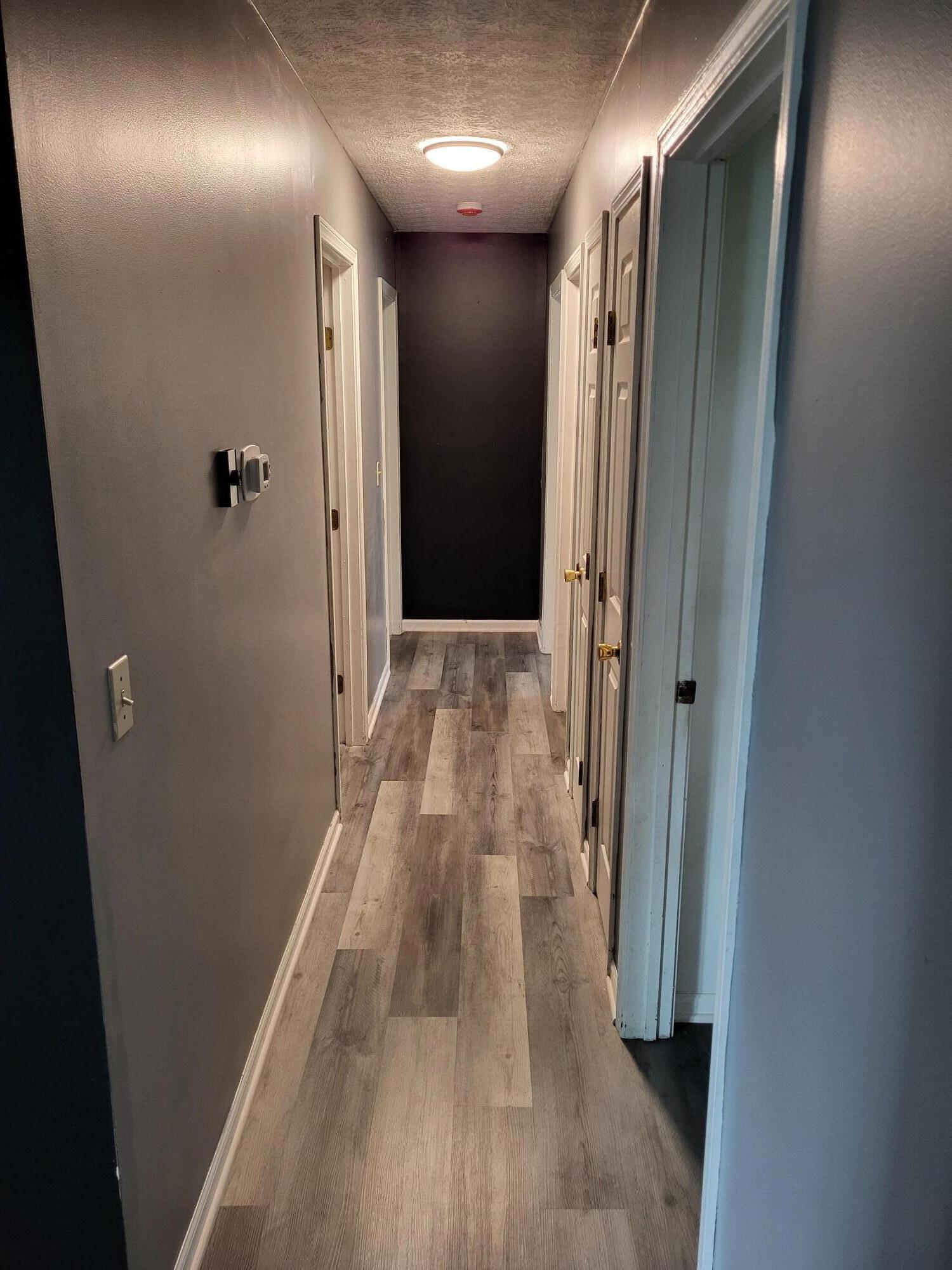 1852 Churchill Downs Road Newark, OH 43055 - Photo 9 of 17 Hallway