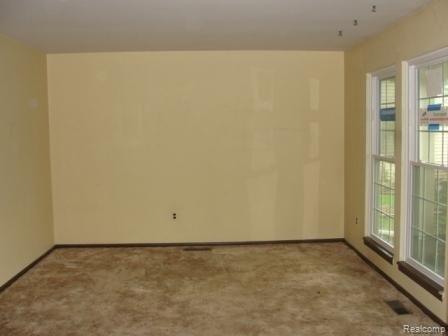 42657 Barchester Road Canton, MI 48187 - Photo 5 of 5 82_74_827443_Subject_LivingRoom
