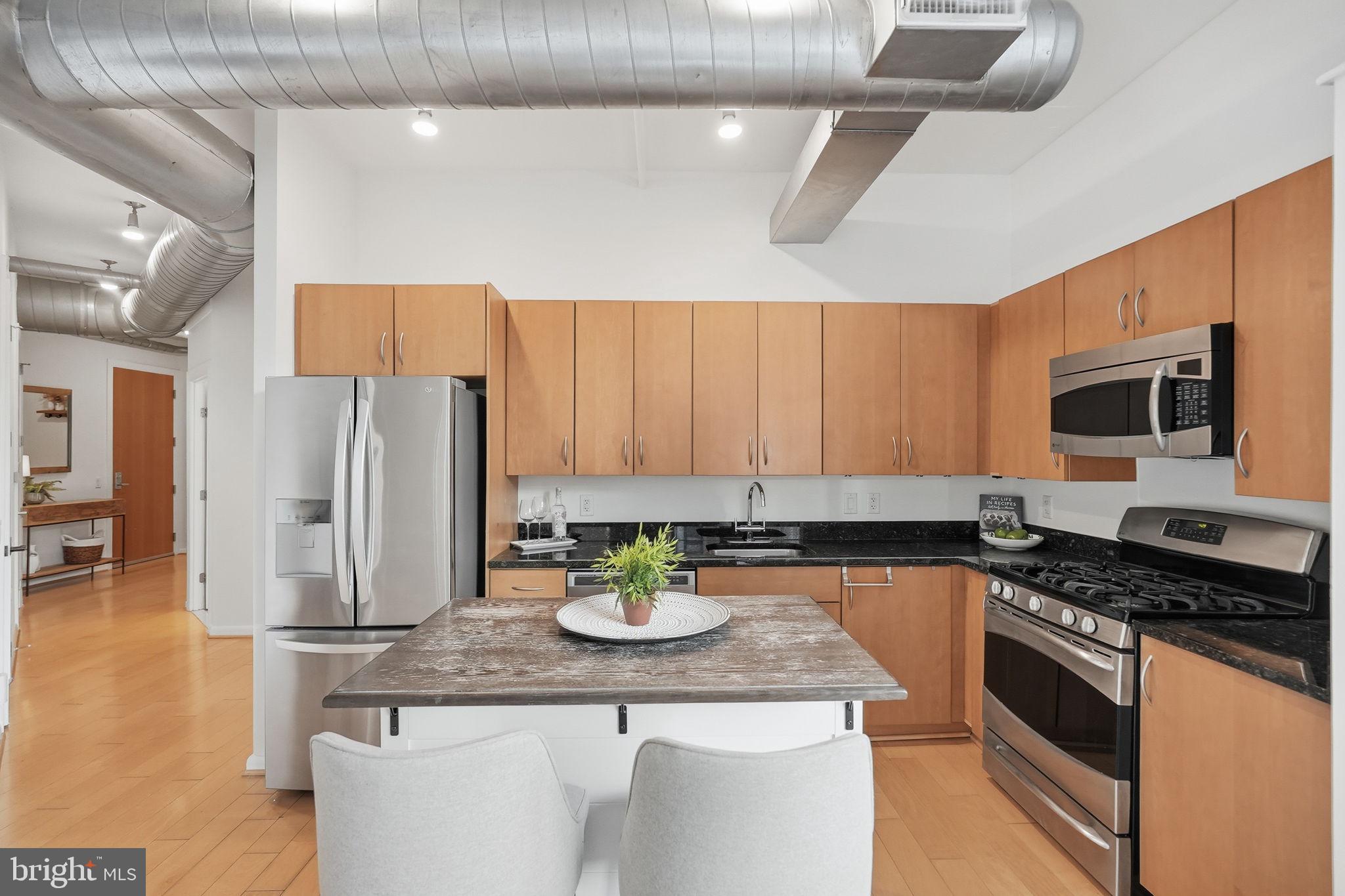 811 4th Street Northwest, Unit 805 Washington, DC 20001 - Photo 7 of 26 Kitchen w/ Stainless Steel Appliances