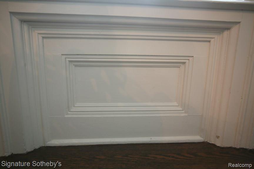 61 South Holcomb Road Clarkston, MI 48346 - Photo 29 of 52 Beautiful Woodwork.jpg