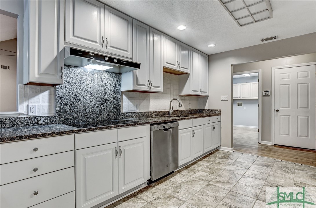 1319 Walthour Road Savannah, GA 31410 - Photo 12 of 42