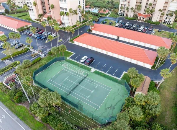 a view of a tennis court