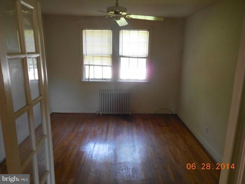 772 Charing Cross Road Baltimore, MD 21229 - Photo 4 of 9 Bedroom