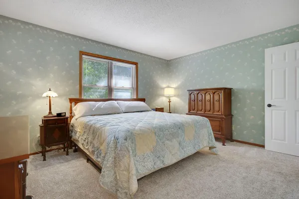 $214,900 | 1827 County Road E East, Unit 18, White Bear Lake, MN 55110