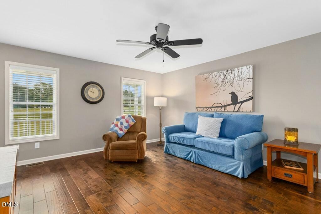 1052 Aquilla Road Benson, NC 27504 - Photo 9 of 31 a living room with furniture