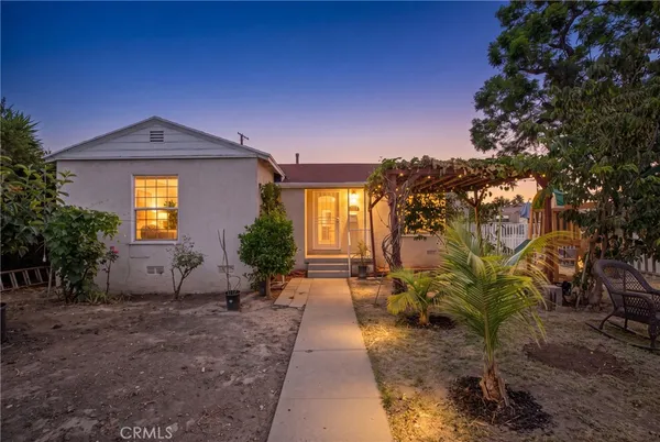 $695,000 | 2011 North Grape Avenue, Compton, CA 90222