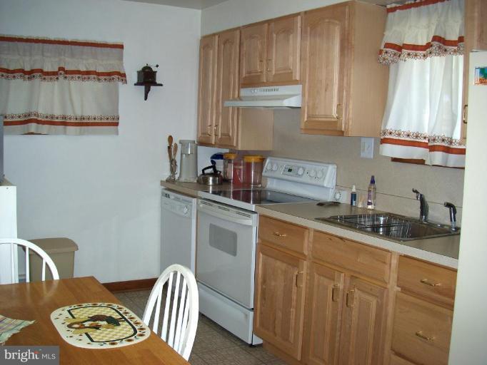 172 Dale Road Pasadena, MD 21122 - Photo 4 of 7 REMODELED LATELY