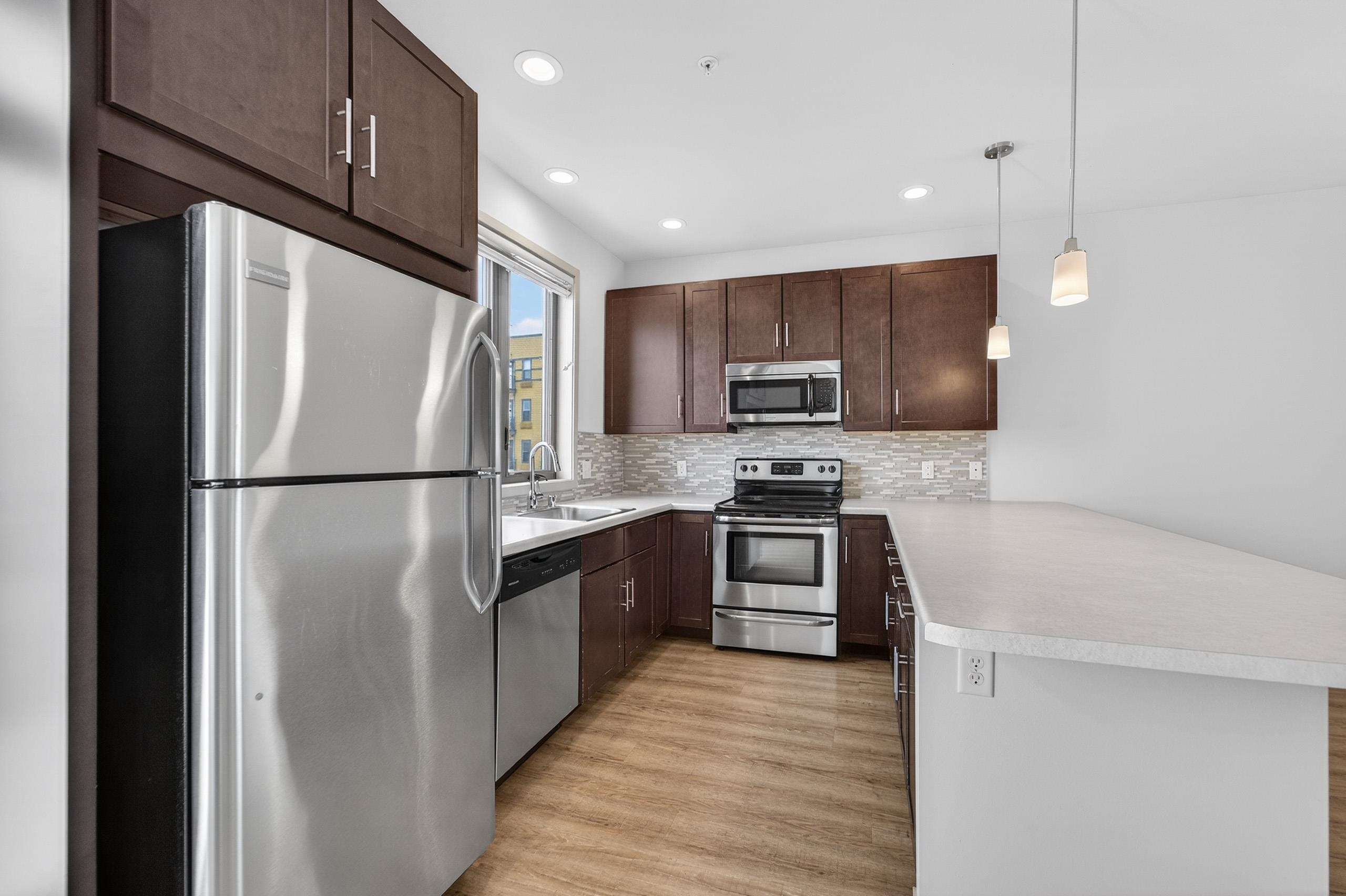 2816 No Oaks Madison, WI 53711 - Photo 3 of 28