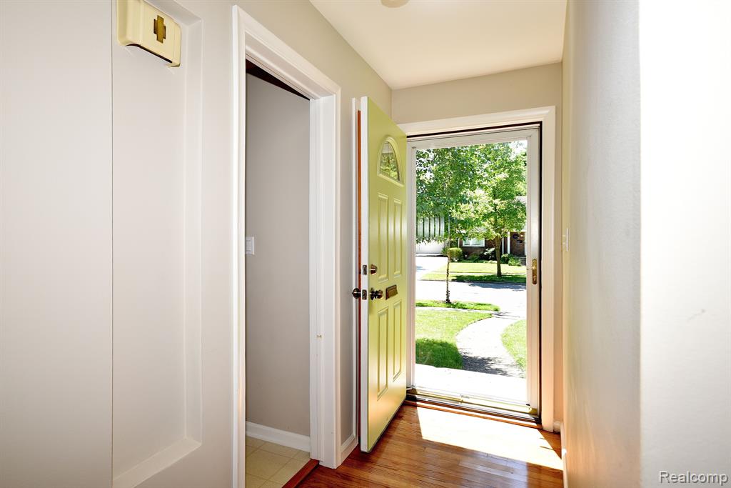 2453 Windemere Road Birmingham, MI 48009 - Photo 3 of 40