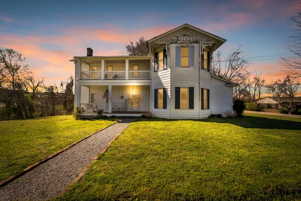 $449,900 | 111 College Avenue, Centerville, TN 37033