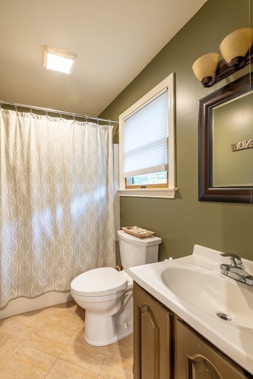32 Lake Road Gloucester, MA 01930 - Photo 12 of 28 Gallery Image 12