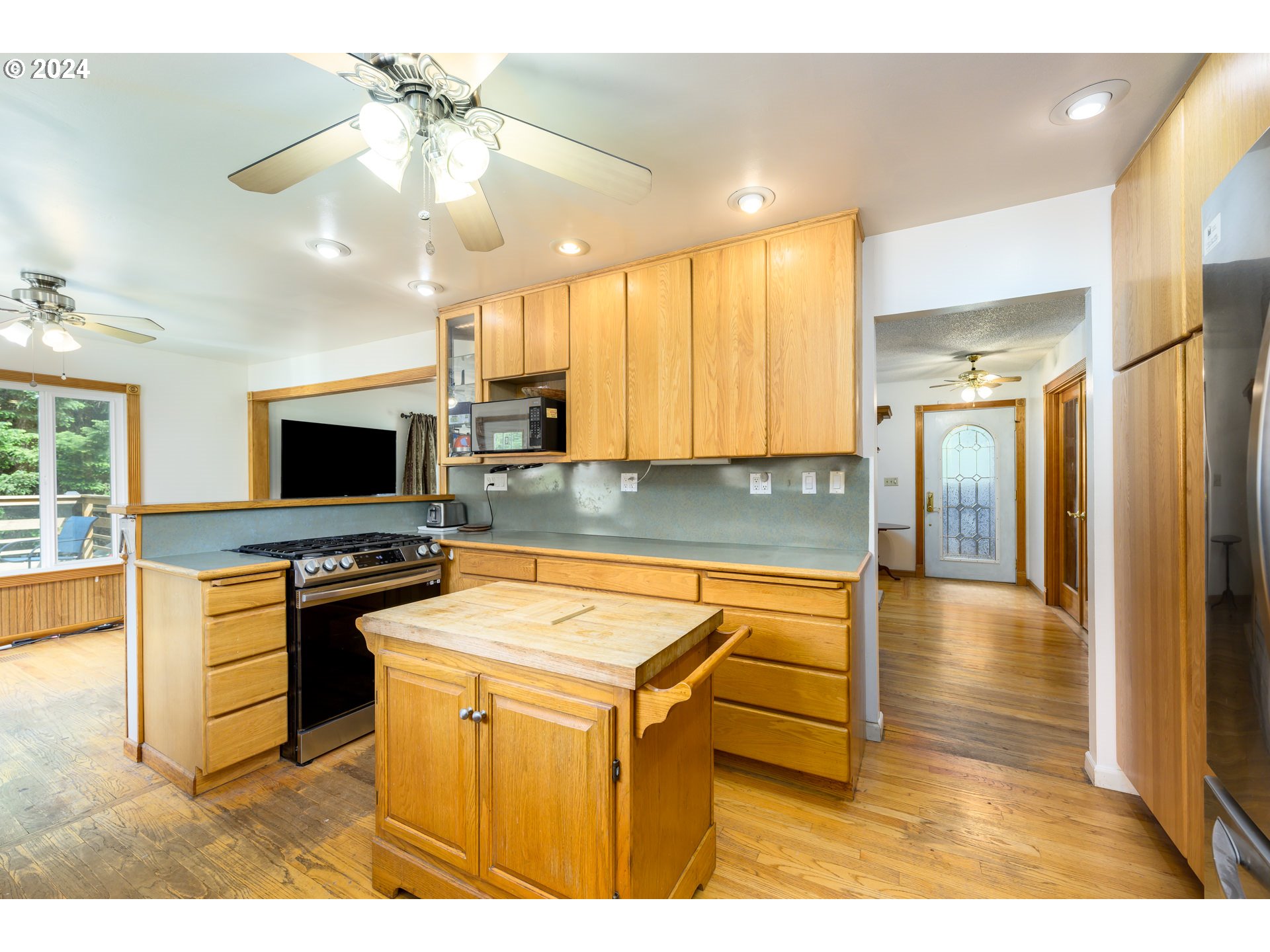 26130 Southwest Chehalem Station Road Sherwood, OR 97140 - Photo 11 of 45 Kitchen
