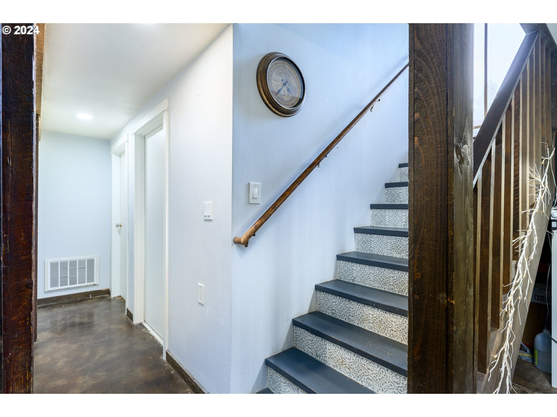 26130 Southwest Chehalem Station Road Sherwood, OR 97140 - Photo 15 of 45 Staircase