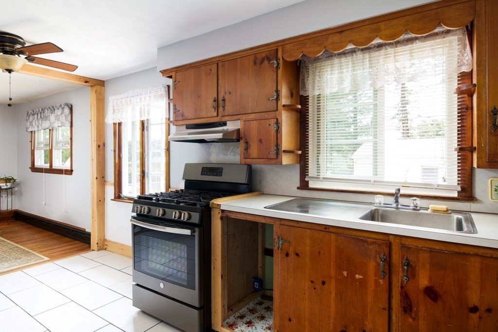359 Kaufman Road Somerset, MA 02726 - Photo 11 of 25