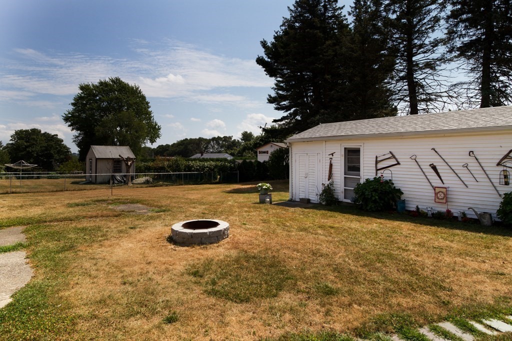 359 Kaufman Road Somerset, MA 02726 - Photo 5 of 25