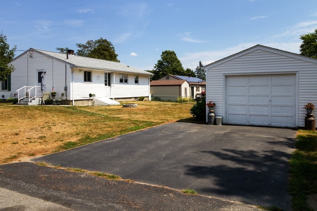 359 Kaufman Road Somerset, MA 02726 - Photo 6 of 25