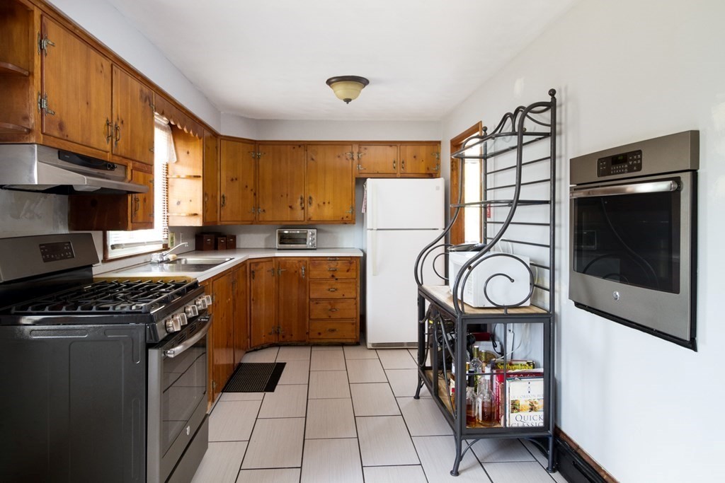 359 Kaufman Road Somerset, MA 02726 - Photo 9 of 25