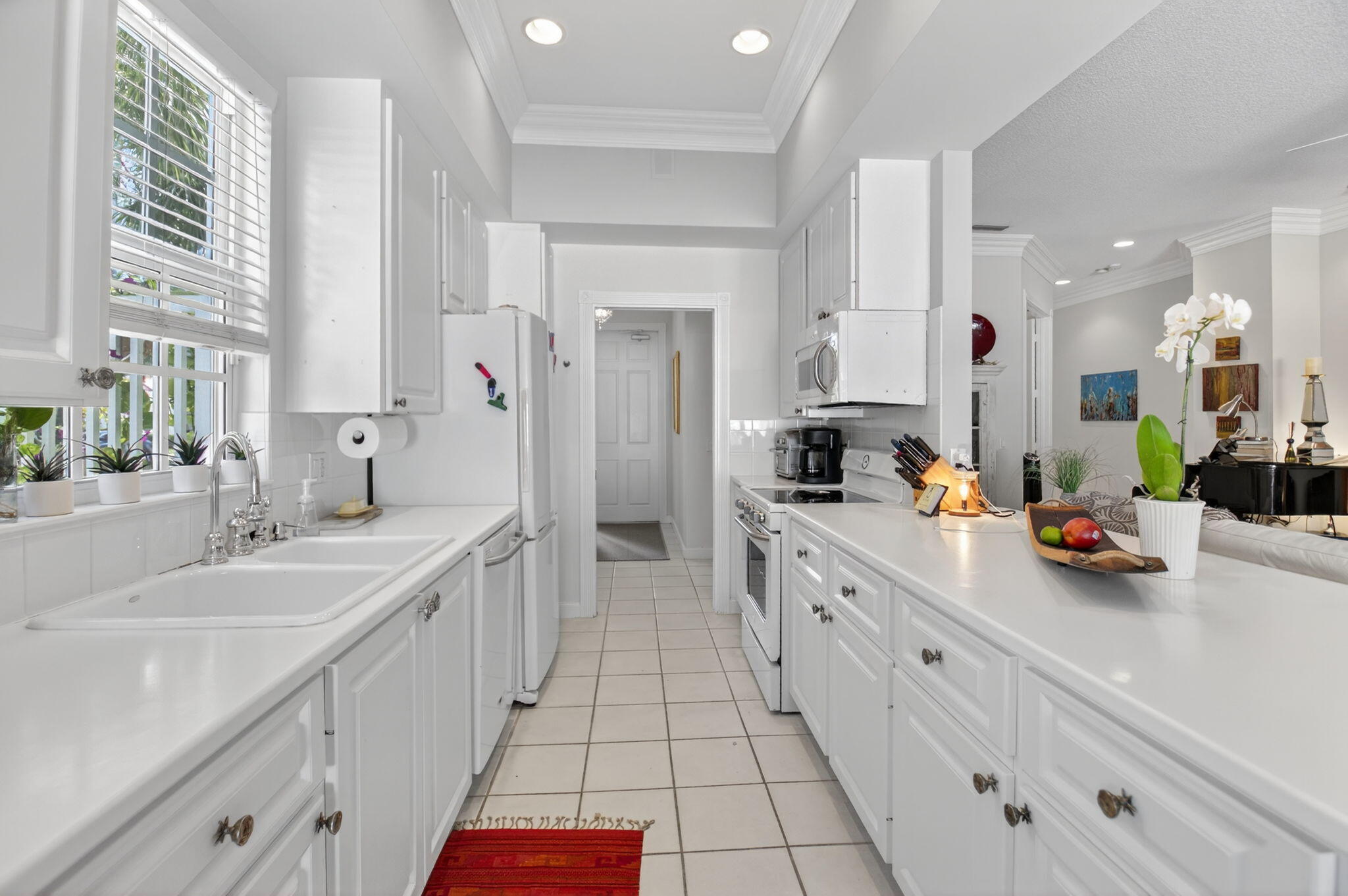 2002 Valencia Drive Delray Beach, FL 33445 - Photo 4 of 33 11-web-or-mls-DSC_6453